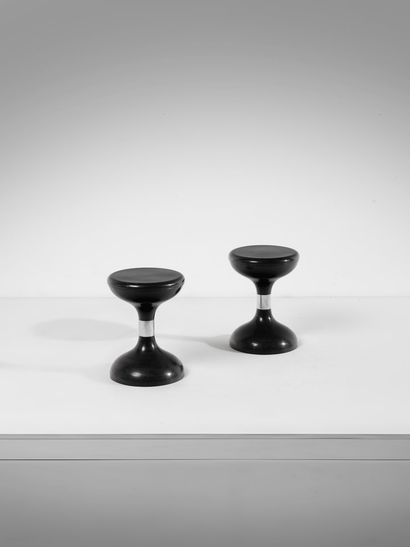 MANIFATTURA ITALIANA Pair of Space Age stools.: MANIFATTURA ITALIANA Pair of Space Age stools. Plastic material and metal.. Cm 33,00 x 45,00 x 33,00. 1970s.
