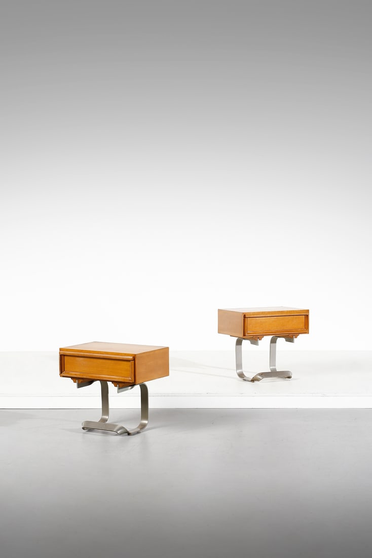 MANIFATTURA ITALIANA Pair of bedside tables. (1 of 6)