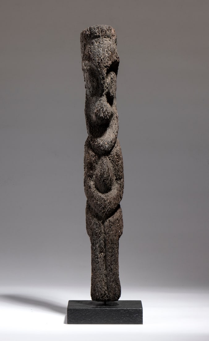 VANUATU WOODEN SCULPTURE IN FERN WOOD DEPICTING AN IDOL.Oceania, 19th century. (1 of 3)