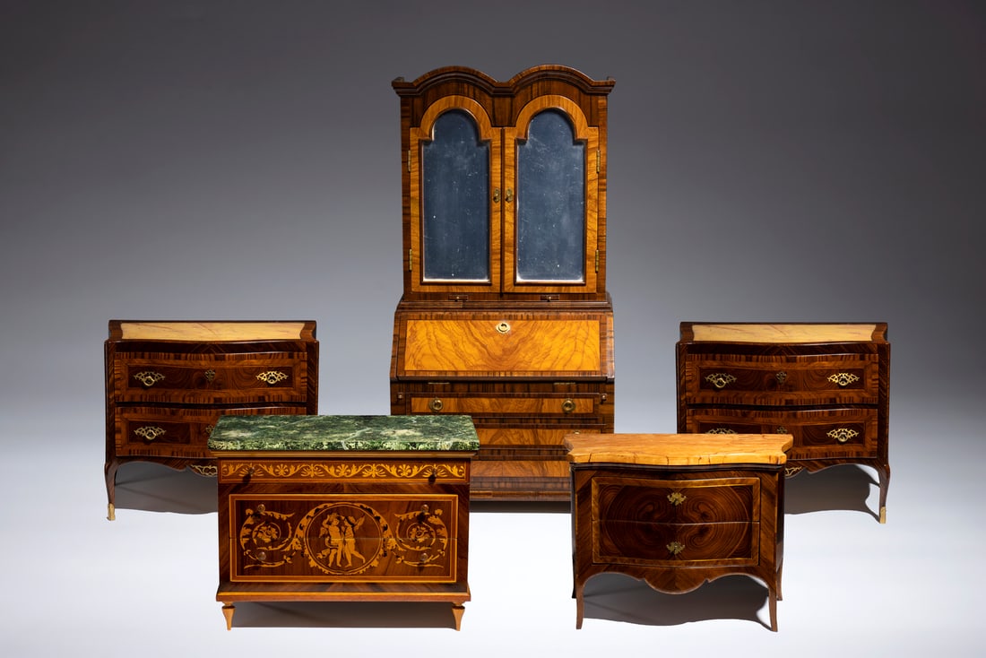REFINED MINIATURE PARLOR SET.Italy, 19th century. (1 of 9)