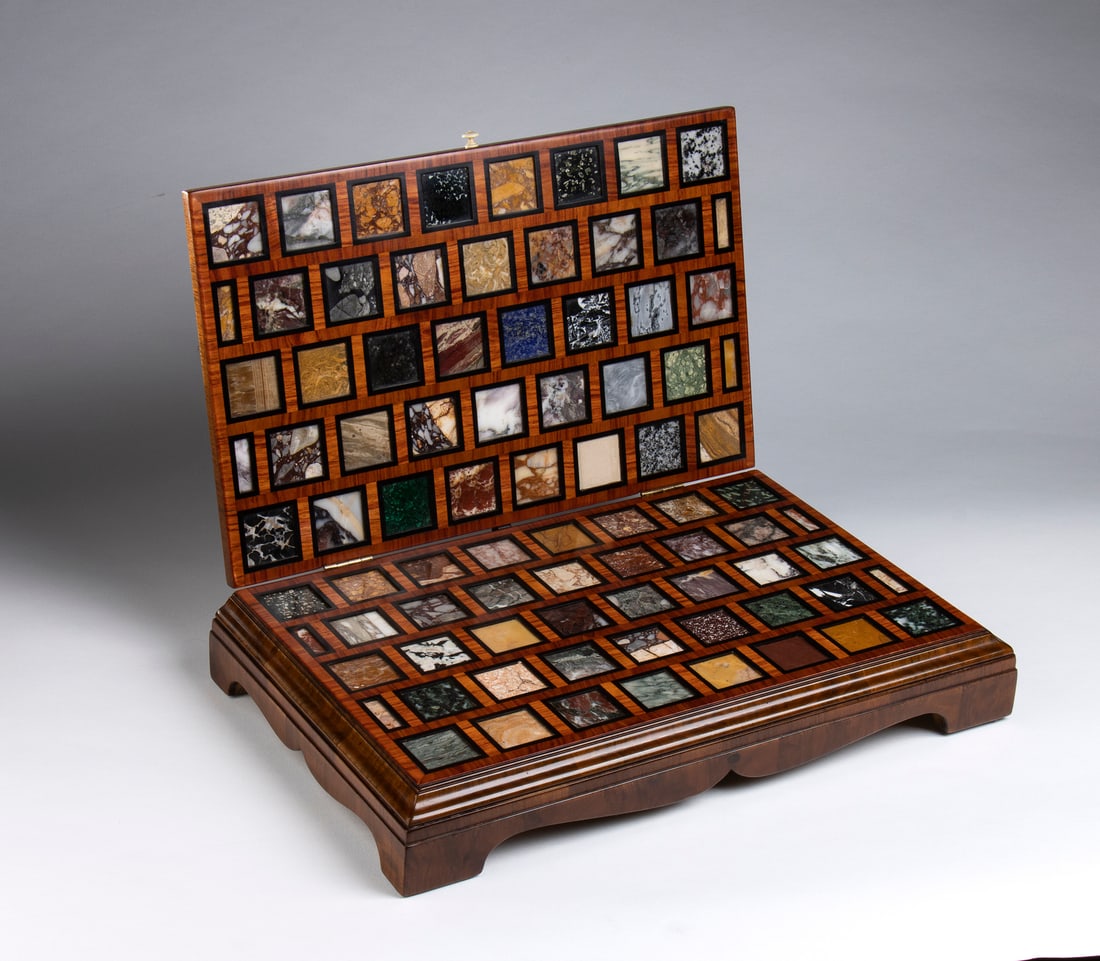 BOOKLET MARBLE SAMPLES, VATICAN FACTORY Rome, 1920/1930.: BOOKLET MARBLE SAMPLES, VATICAN FACTORY Rome, 1920/1930. . Cm 33,00 x 51,00 x 10,00. Authentic sampler in precious woods from the beginning of the 20th century from the Vatican's Opificio di pietre du