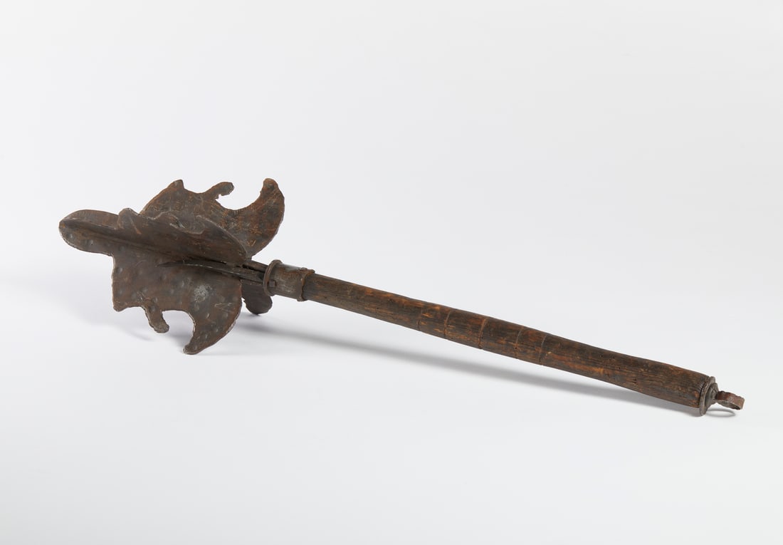 REPRODUCTION OF MEDIEVAL MACE WITH WOODEN HANDLE AND WROUGHT IRON HEAD France, early 20th century . (1 of 4)