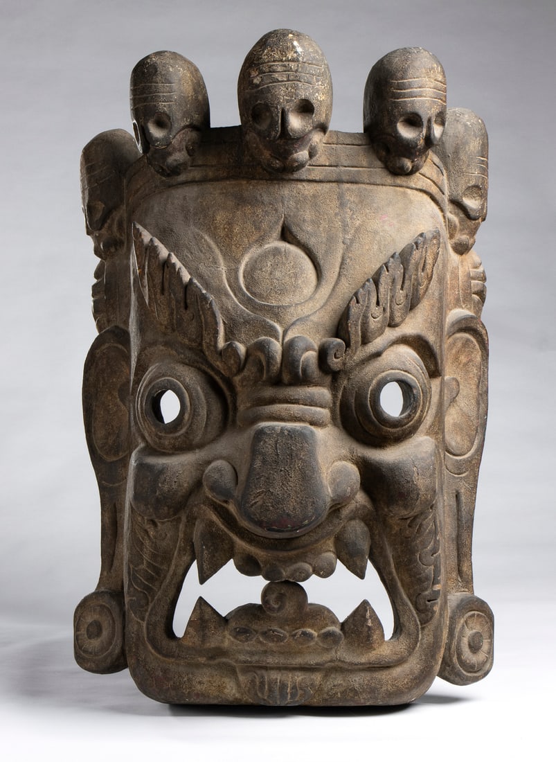 LARGE, IMPOSING TEMPLE MASK Tibet, 20th century . (1 of 5)