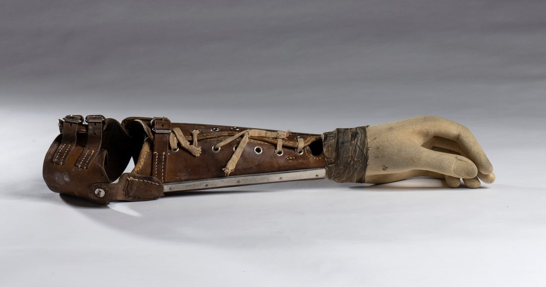 PROSTHESIS WITH HAND 1940SEngland, early 20th century . (1 of 6)