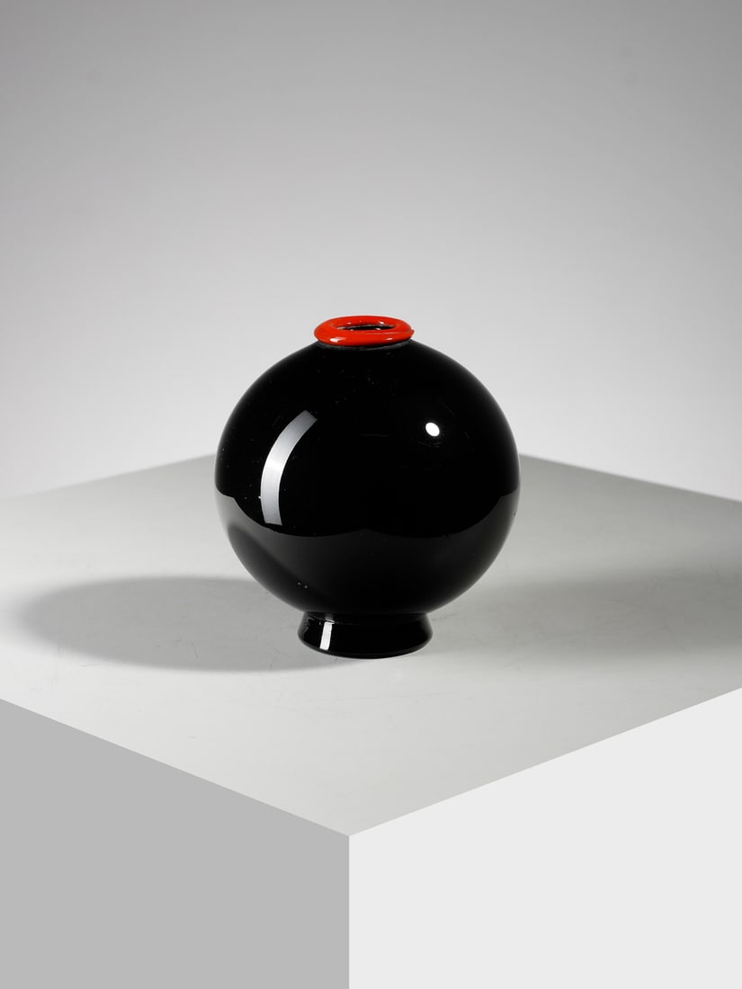 A.V.E.M. 1276 globular vase with truncated conical base, Murano. (1 of 3)