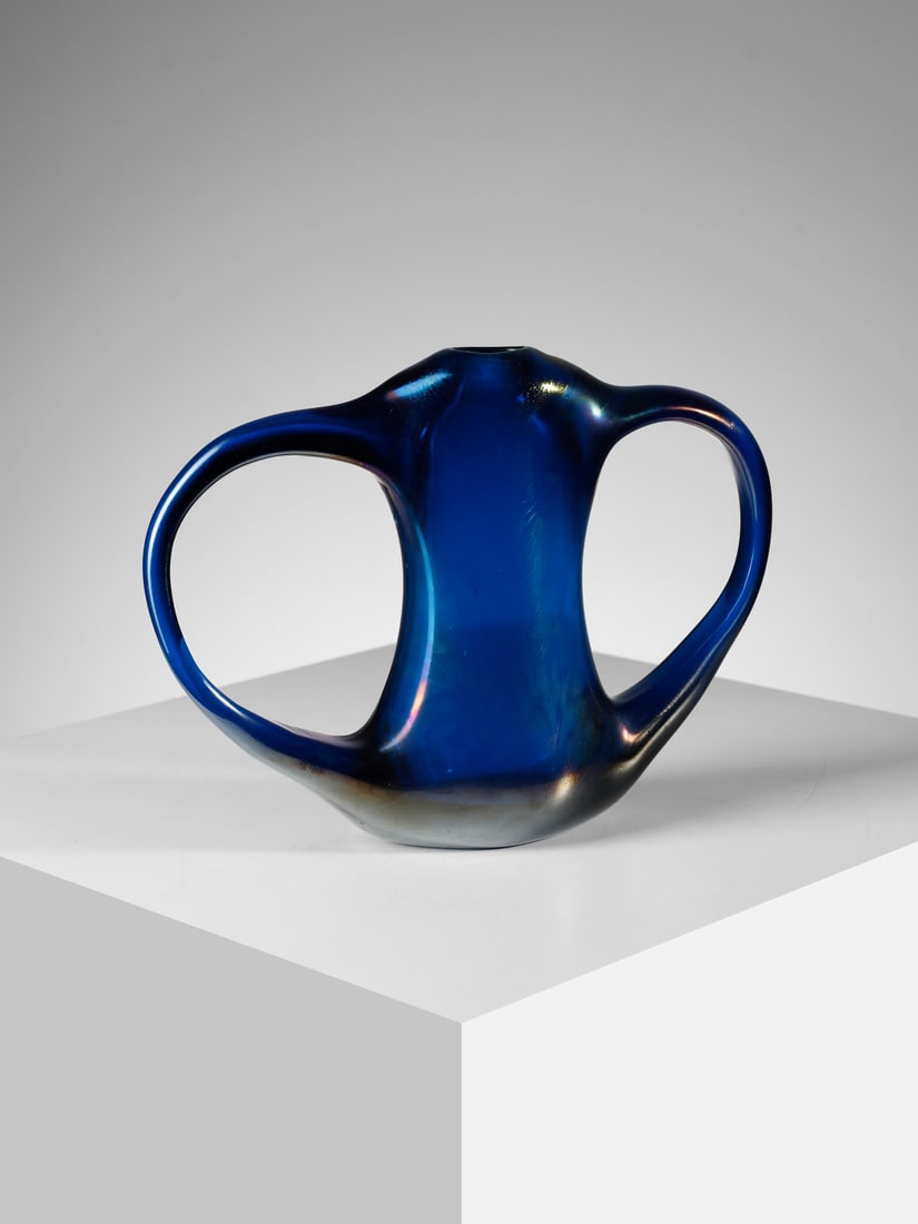 GIORGIO FERRO Vase from the Anse Volanti series, execution by A.V.E.M., Murano. (1 of 3)