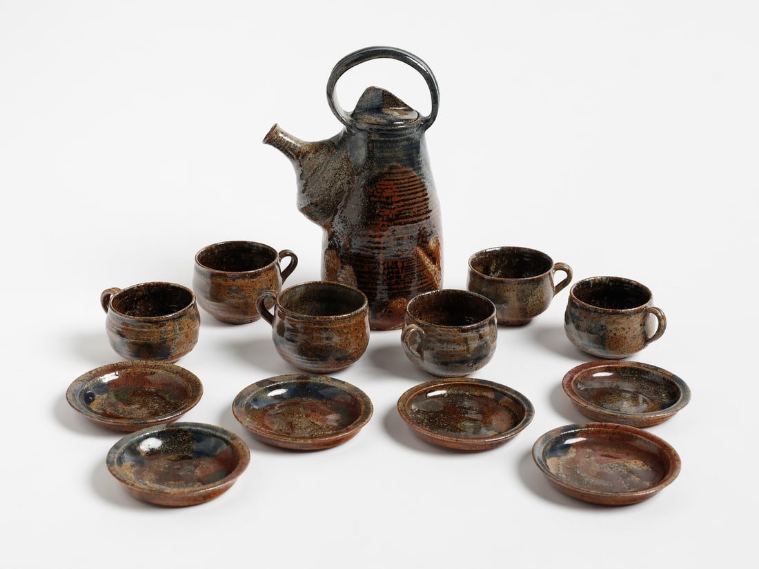 SALVATORE CIPOLLA Tea set consisting of a teapot, six saucers and six cups. (1 of 5)