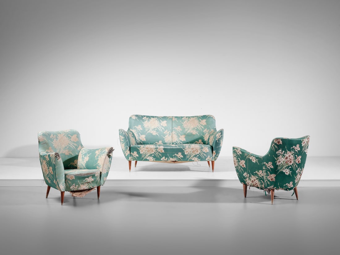 GUGLIELMO VERONESI attributed. Two-seater sofa and pair of armchairs.: VERONESI GUGLIELMO (n. 1913) attributed. Two-seater sofa and pair of armchairs. Wood and padded fabric.. . 1950s.Dimensions: sofa 75 x 147 x 72.5 cm; armchairs 79 x 80 x 67.5