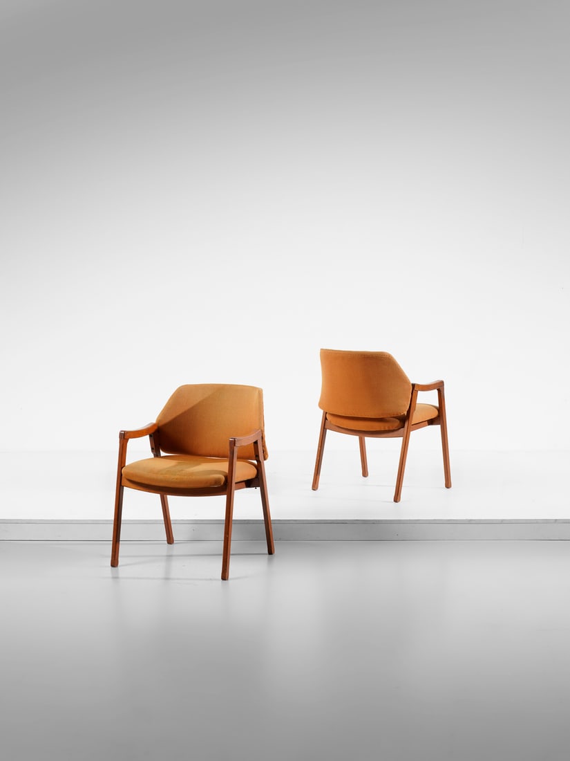 ICO PARISI Pair of 814 chairs with armrests for Cassina, Meda. (1 of 2)