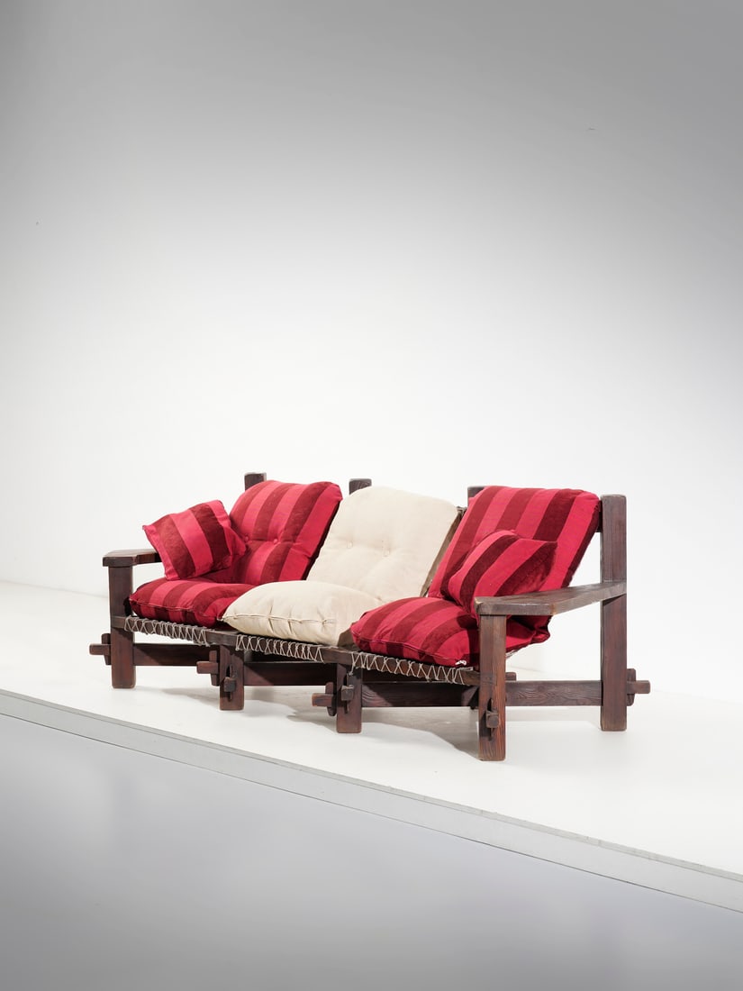 MANIFATTURA ITALIANA Brutalist three-seater sofa.: ITALIAN WORK Brutalist three-seater sofa. Wood, rope and padded fabric.. Cm 238,00 x 85,00 x 94,00. 1960s.