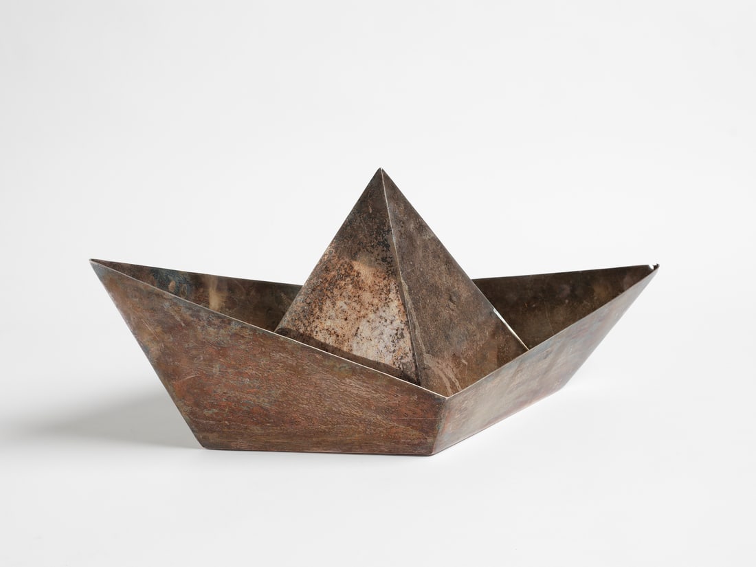 ALDO CIBIC BoatSculpture.: CIBIC ALDO (n. 1955) BoatSculpture. Silver plated metal.. Cm 32,00 x 29,00 x 66,00. 1980s.Marked under the base "Paola C. by Aldo Cibic".