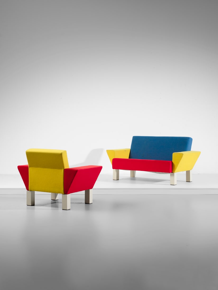 ETTORE SOTTSASS Westside sofa and armchair for Knoll, USA. (1 of 2)