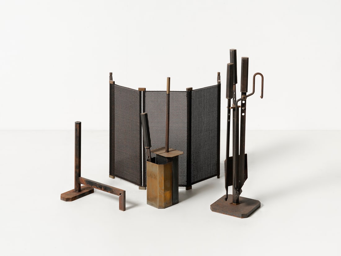 AFRA (1937-2011) & TOBIA (n. 1935) SCARPA Fireplace tool set for Dimensione Fuoco, Italy.: SCARPA AFRA (1937-2011) & TOBIA (n. 1935) Fireplace tool set for Dimensione Fuoco, Italy. 1983. Iron and brass.. . Marked.