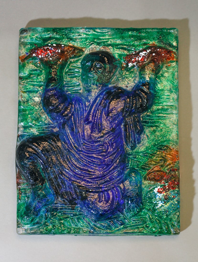 EGIDIO COSTANTINI (1912-2007) & REUVEN RUBIN (1893-1974) The fishermanTile decorated in bas-relief,: EGIDIO COSTANTINI (1912-2007) & REUVEN RUBIN (1893-1974) The fishermanTile decorated in bas-relief, execution by La Fucina degli Angeli. Thick polychrome glass.. Cm 29,00 x 40,00 x 5,00. Venice, 1970.