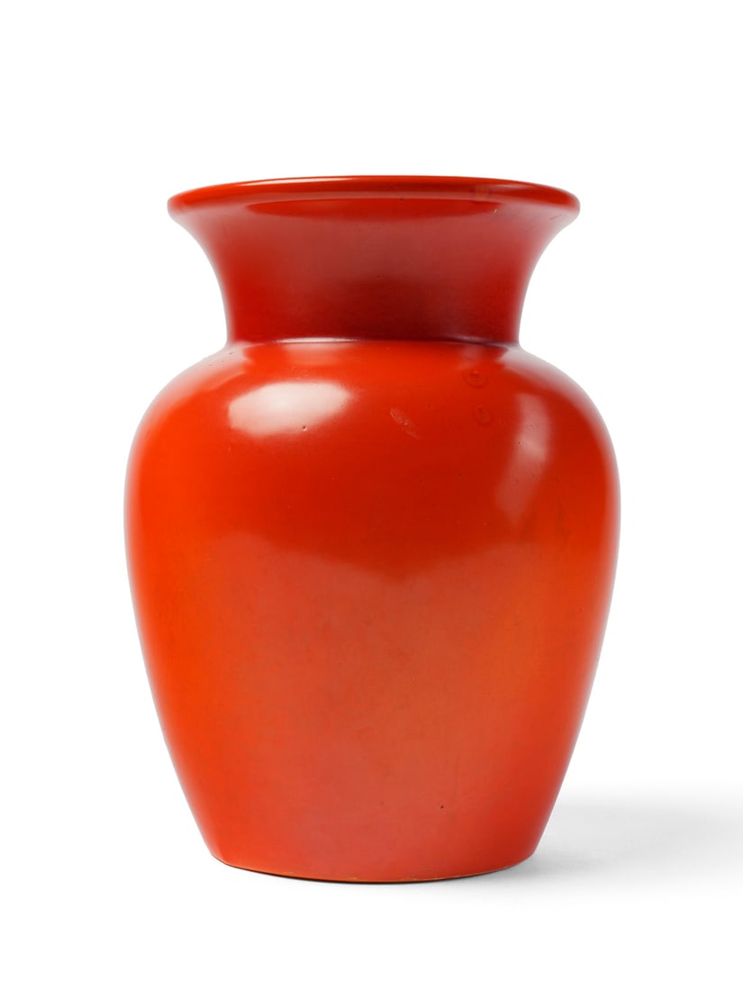 RICHARD-GINORI SAN CRISTOFORO 6424 vase.: RICHARD-GINORI SAN CRISTOFORO 6424 vase. Orange opaque glazed ceramic.. Cm 17,00 x 22,00 x 17,00. Milano, 1930s.Mark "RICHARD-GINORI FABBRICATO IN ITALIA" with manufacturer's graphic symbol and numera