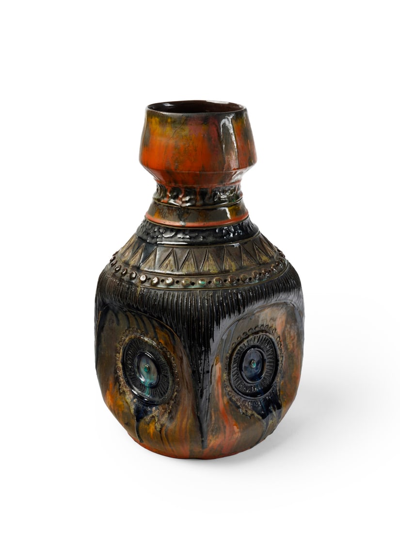 EMILIA PALOMBA Large vase decorated with geometric motifs in relief.: PALOMBA EMILIA (1929 - 2020) Large vase decorated with geometric motifs in relief. Polychrome glazed ceramic... Cm 23,50 x 44,00 x 23,50. Italy, 1960s/1970s.Signed "E.P." under the base.