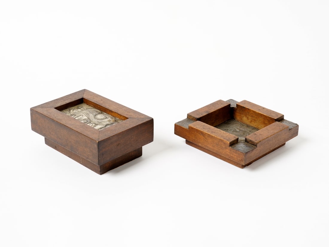 MANIFATTURA ITALIANA An ashtray and a box. (1 of 3)