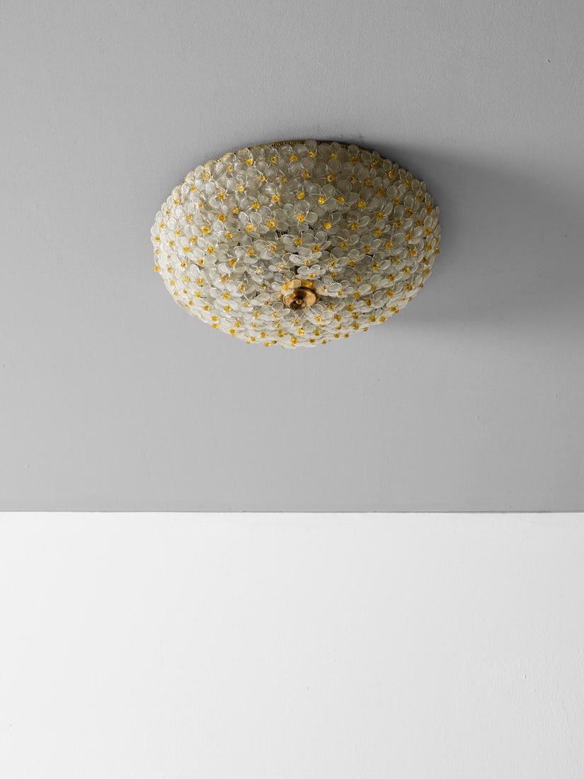MANIFATTURA MURANESE Ceiling lamp decorated with flowers. (1 of 2)