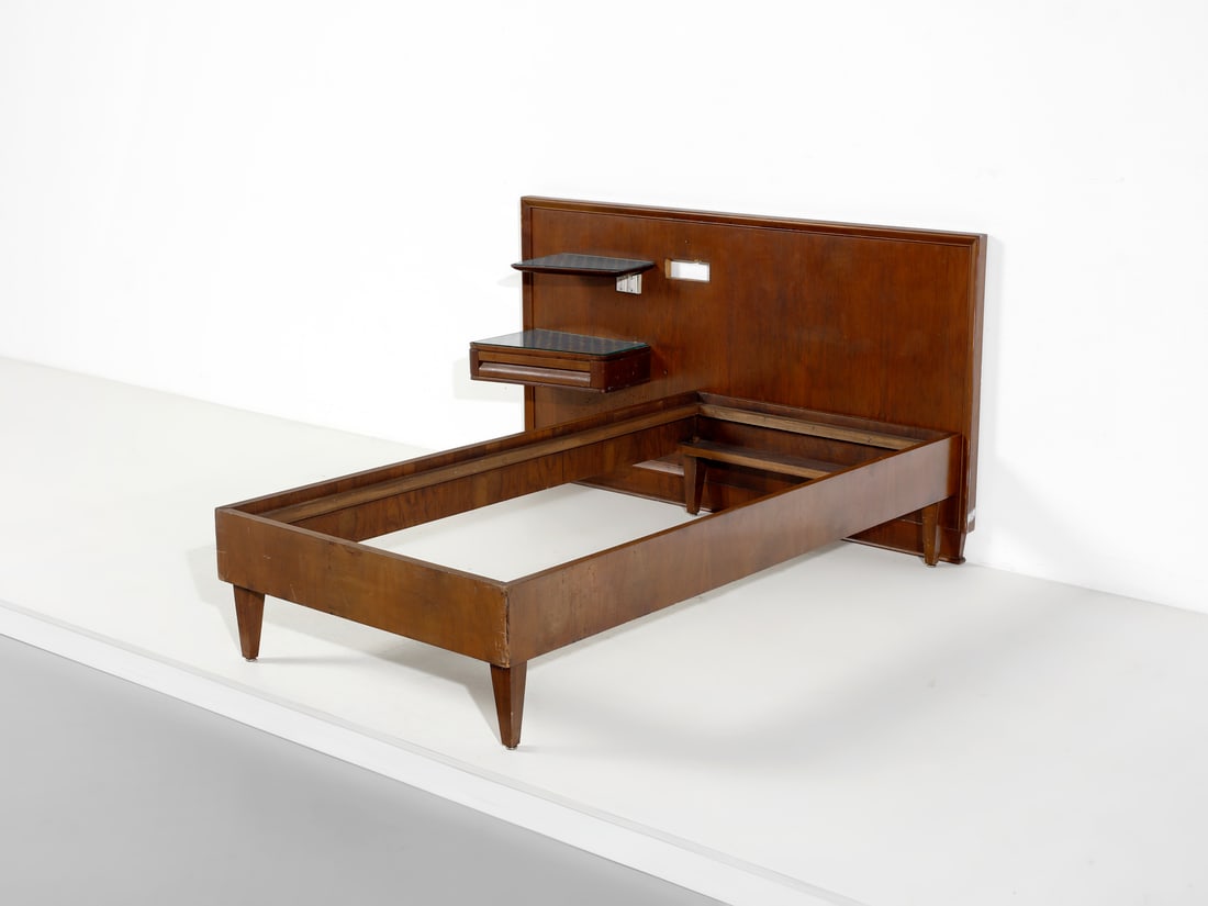 MANIFATTURA ITALIANA Single bed with wall unit. (1 of 2)