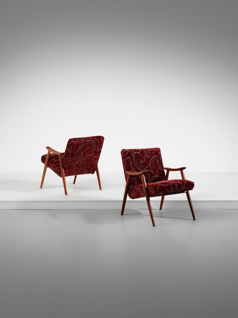 MANIFATTURA ITALIANA Pair of armchairs. (1 of 2)