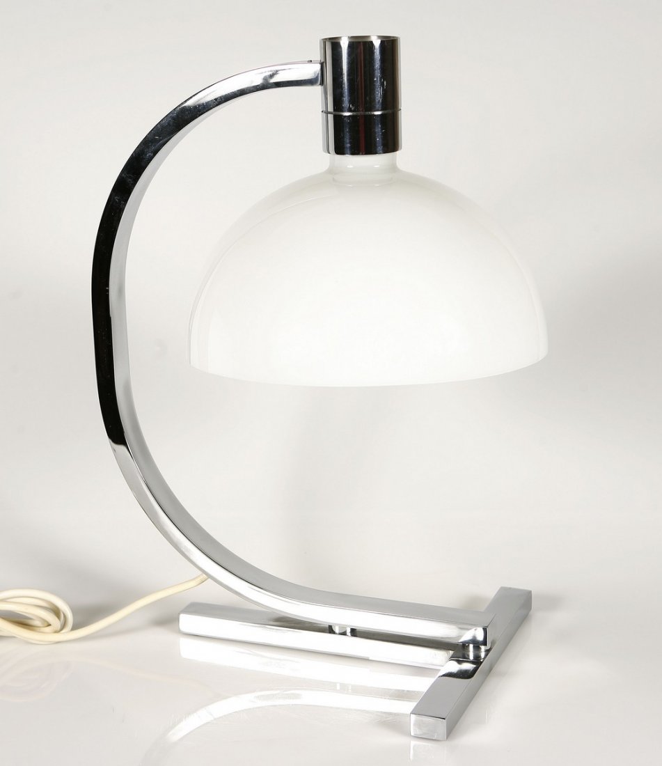 FRANCO ALBINI Lampada da tavolo serie AM.AS: ALBINI FRANCO (1905 - 1977) Lampada da tavolo serie AM.AS. Vetro e metallo. Cm 40,00 x 50,00 x 28,00. Prodotto per Sirrah. Anni '60.