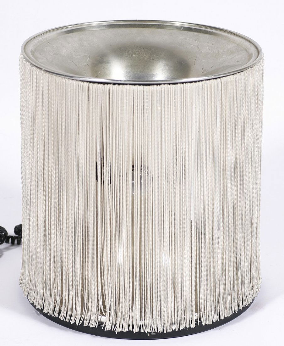 GIANFRANCO FRATTINI Lampada modello 597. 1961: FRATTINI GIANFRANCO (1926 - 2004) Lampada modello 597. 1961. Alluminio. Cm 40,00 x 44,00. Prodotto per Arteluce.