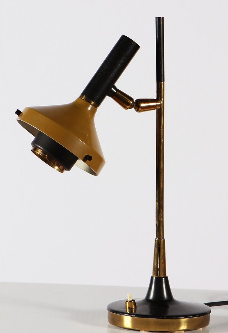 OSCAR TORLASCO Lampada da tavolo.: TORLASCO OSCAR Lampada da tavolo. Ottone e vetro. Cm 35,00. Prodotto per Lumi. Anni '50.