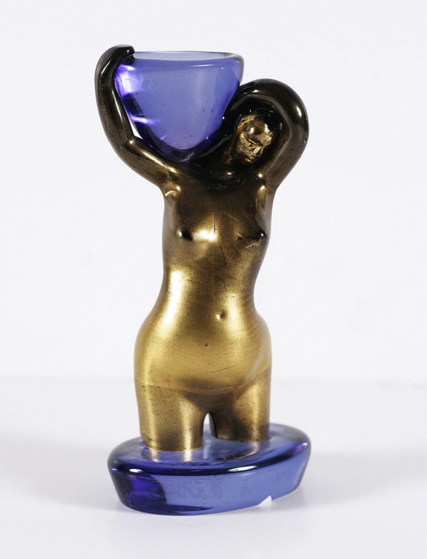 ALFREDO BARBINI Acquaiola: BARBINI ALFREDO (1912 - 2007) Acquaiola. Vetro e foglia d'oro. Cm 25,00. Detta Figurina. Firmata A. Barbini.