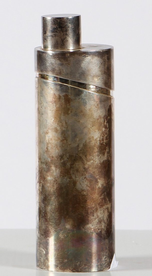LINO SABATTINI Shaker.: SABATTINI LINO (n. 1925) Shaker. Metallo argentato. Cm 8,00 x 25,00. Anni `60.