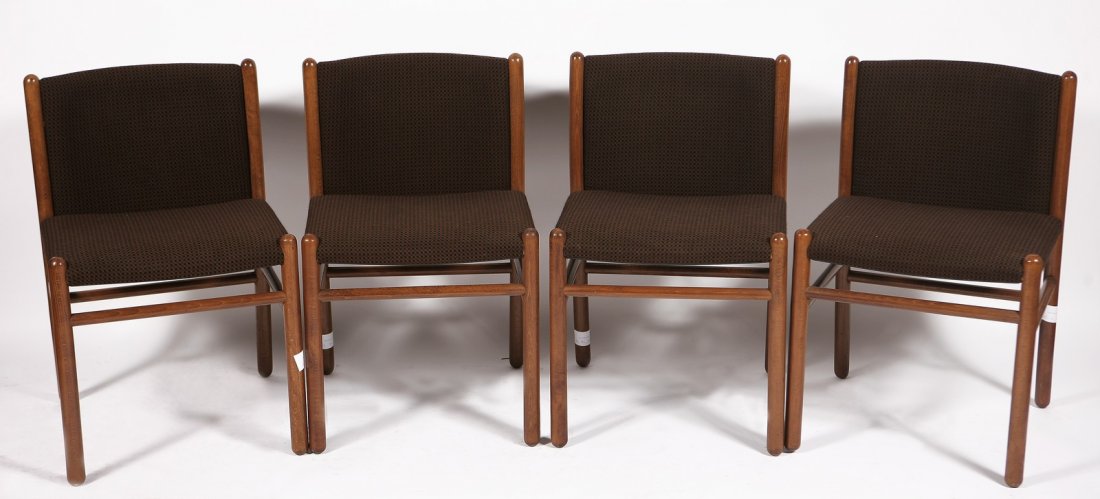 GIANFRANCO FRATTINI Quattro sedie Nuela.: FRATTINI GIANFRANCO (1926 - 2004) Quattro sedie Nuela. Legno e tessuto. Cm 50,00 x 72,00 x 43,00. Anni '70. Prodotto per Lema SpA.