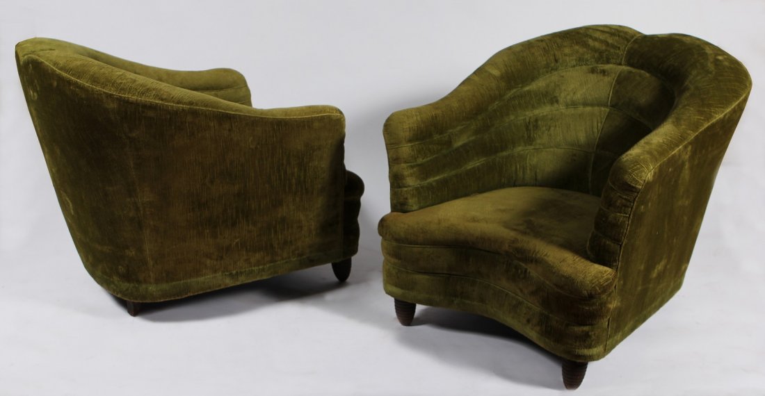 ANDREA BUSIRI VICI Coppia di poltrone.: BUSIRI VICI ANDREA (1903 - 1989) Coppia di poltrone. Legno e tessuto. Cm 58,00 x 81,00 x 85,00. Bibliographie: Irène de Guttry - Maria Paola Maino, Il mobile italiano anni '40 e '50, Ed. Laterza 1983