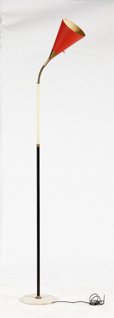 FRANCO BUZZI ATTRIBUITO A. Lampada.: BUZZI FRANCO (n. 1912) ATTRIBUITO A. Lampada. Marmo, ottone, metallo laccato. Cm 27,00 x 197,00. Produzione per O-Luce, Ostuni. Anni '50. Parte dello stelo flessibile.