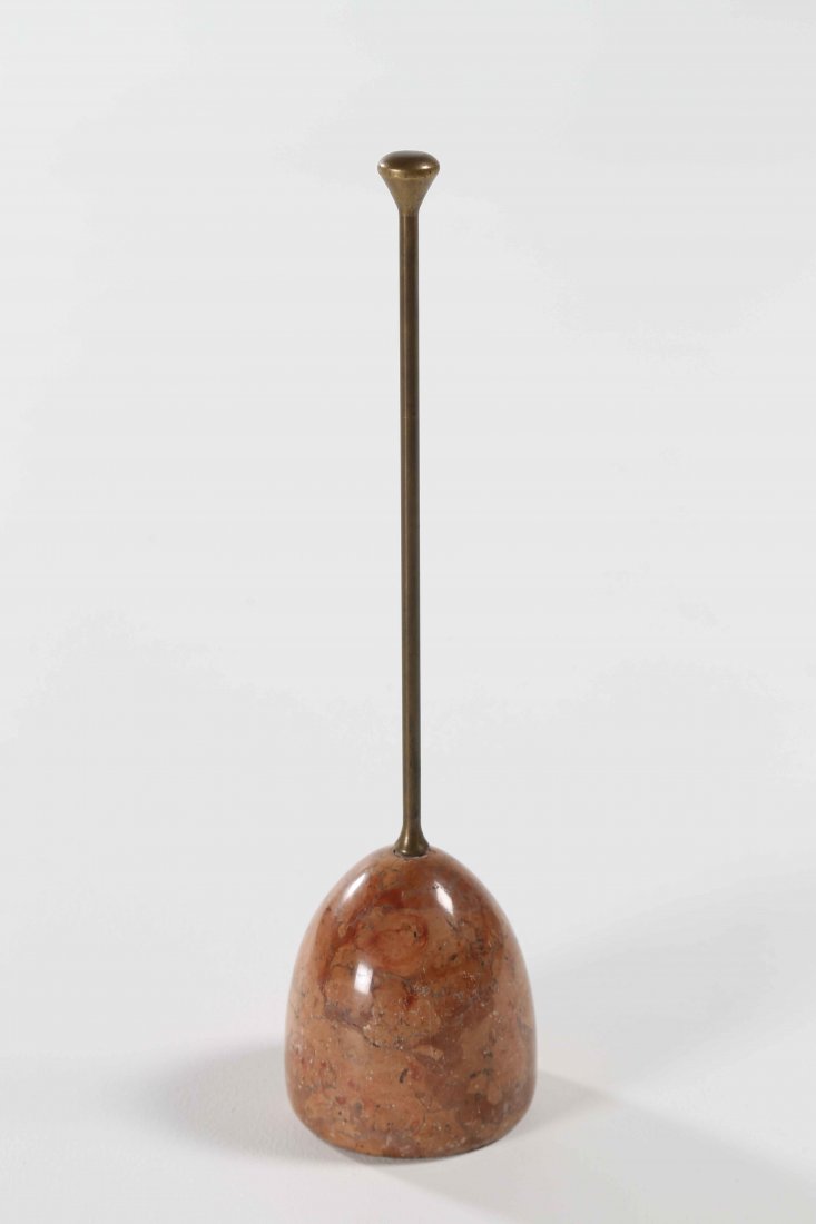 CACCIA DOMINIONI LUIGI (n. 1913) Door stop.: CACCIA DOMINIONI LUIGI (n. 1913) Door stop. Brass and marble. 11,00 x 43,00 x 11,00 cm Made for Azucena Milan in Veronese red marble and brass. 1960s production. Bibl. Domus. 231 1948 pag. 37.