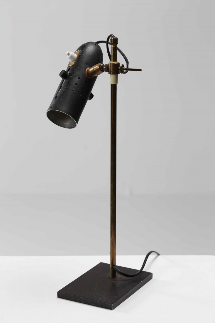 TORLASCO OSCAR Attributed. For Lumi. Table lamp.: TORLASCO OSCAR Attributed. For Lumi. Table lamp. Lacquered metal and steel. 15,00 x 42,00 x 20,00 cm 1950s.