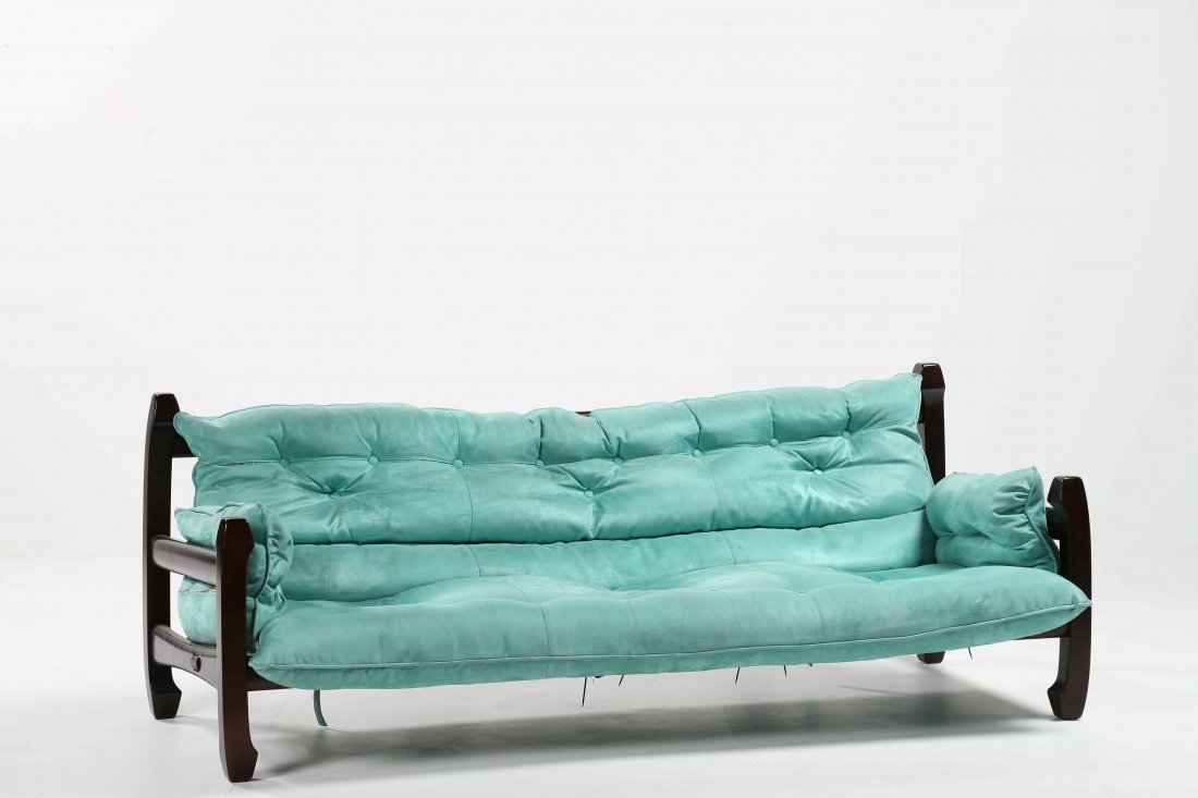 FRIGERIO LODOVICO Sofa Samurai.: FRIGERIO LODOVICO Sofa Samurai. Wood and alcantara. 100,00 x 79,00 x 210,00 cm 1966