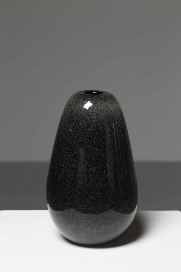 ALFREDO BARBINI ATTRIBUTED TO. For Vetrerie Seguso.: BARBINI ALFREDO (1912 - 2007) ATTRIBUTED TO. For Vetrerie Seguso. Grey Vase. Murano glass. Cm 15,00 x 30,00 x 15,00. 60s.