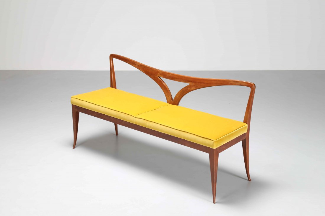 PAOLO BUFFA Small divan in wood and velvet. (1 of 2)