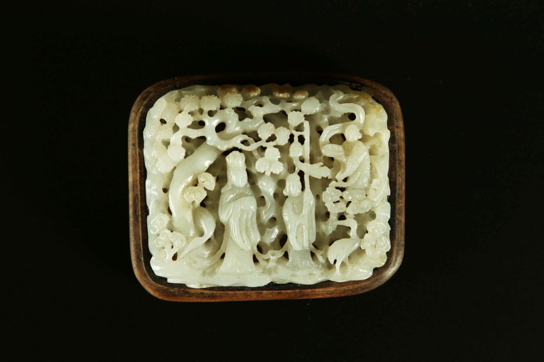 Arte Cinese  A carved white jade plaque on a wooden (1 of 2)