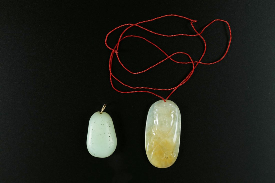 Arte Cinese  Two jade pendats China, 20th century. (1 of 1)