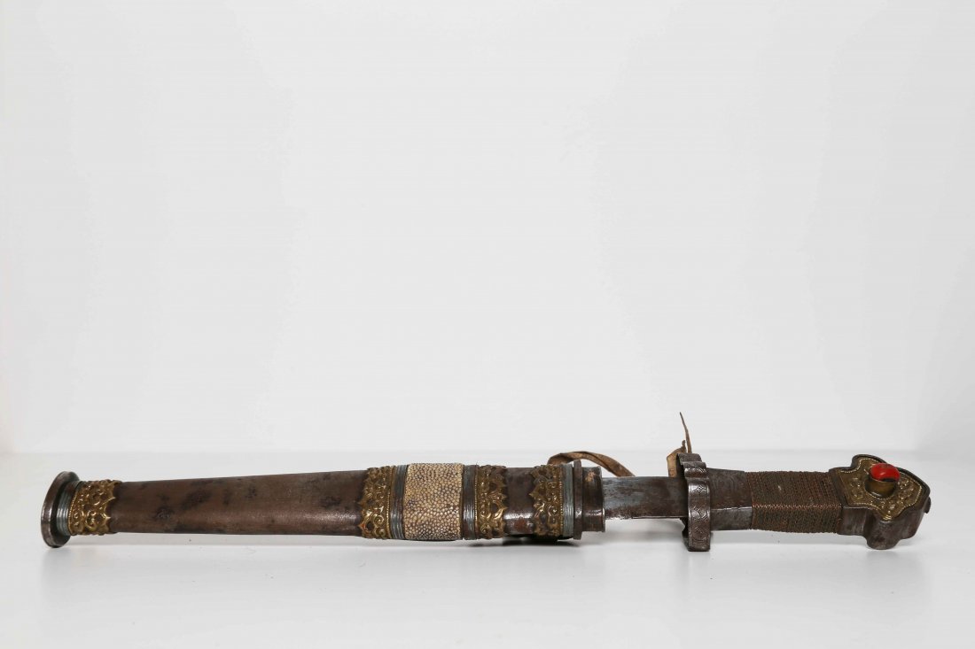 Arte Himalayana  A Tibetan dagaTibet, 19th century. (1 of 4)