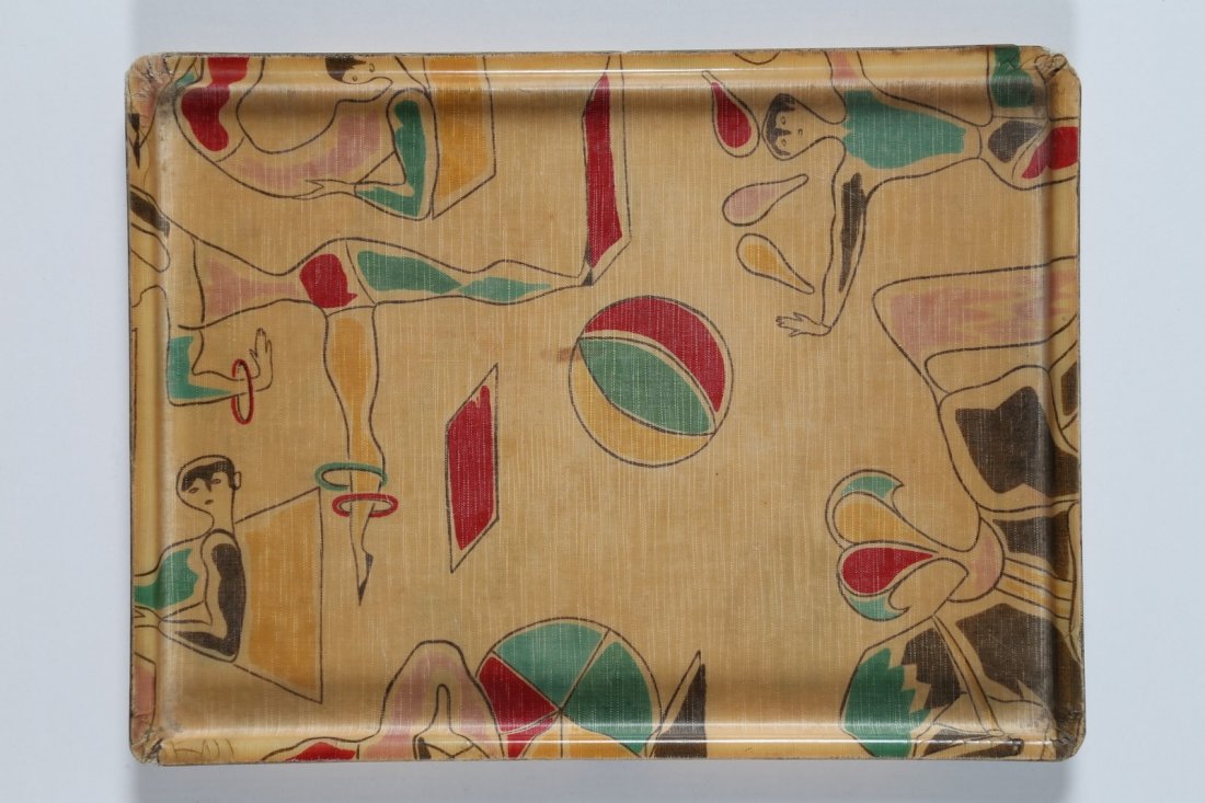GIO' PONTI Vassoio in plexiglass e tessuto plastificato: PONTI GIO' (1891 - 1979) Vassoio in plexiglass e tessuto plastificato probabilmente realizzato dalla ditta Jsa. 1950. Tessuto e plexiglass. Cm 36,00 x 2,00 x 27,00.