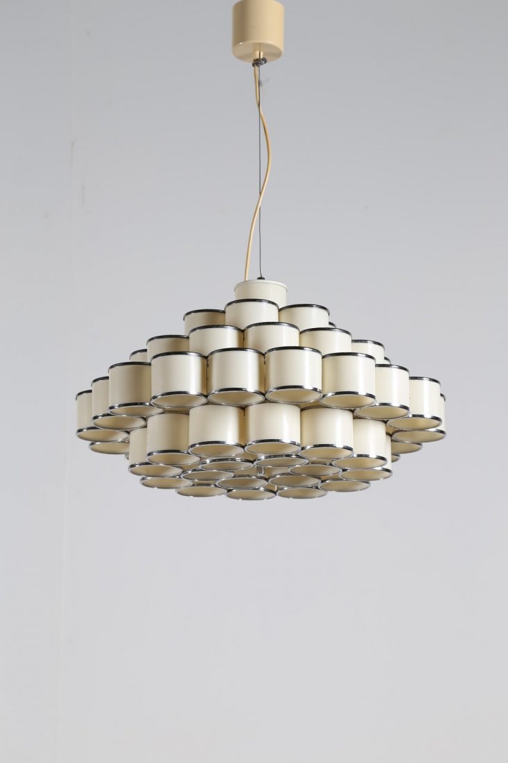 ANGELO BROTTO Lampada a sospensione ottone cromato,: BROTTO ANGELO (1914 - 2002) Lampada a sospensione ottone cromato, metacrilato, per ESPERIA, 1960. . Plastica e metallo cromato. Cm 56,00 x 78,00 x 56,00.