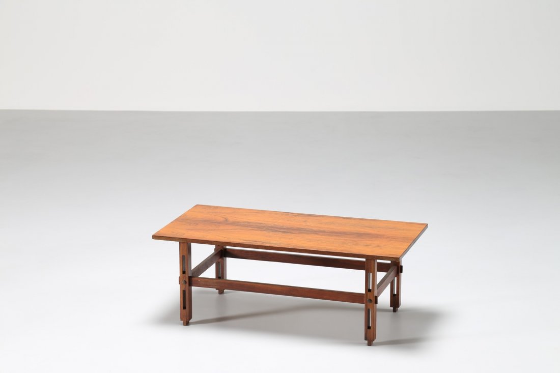 ICO PARISI Tavolino rettangolare.: PARISI ICO (1916 - 1996) Tavolino rettangolare. Legno di teak. Cm 90,00 x 33,50 x 45,00. Anni '50.