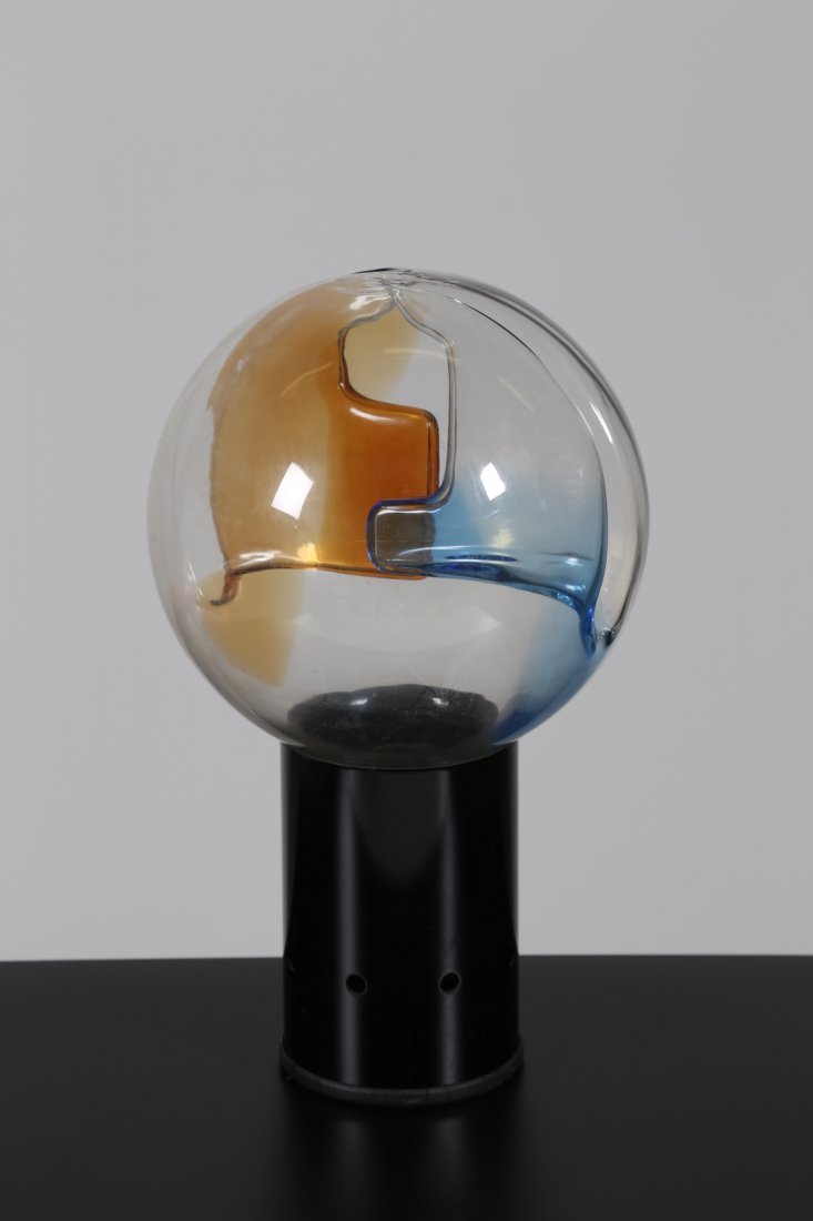 TONI ZUCCHERI Lampada da tavolo in metallo laccato e (1 of 2)