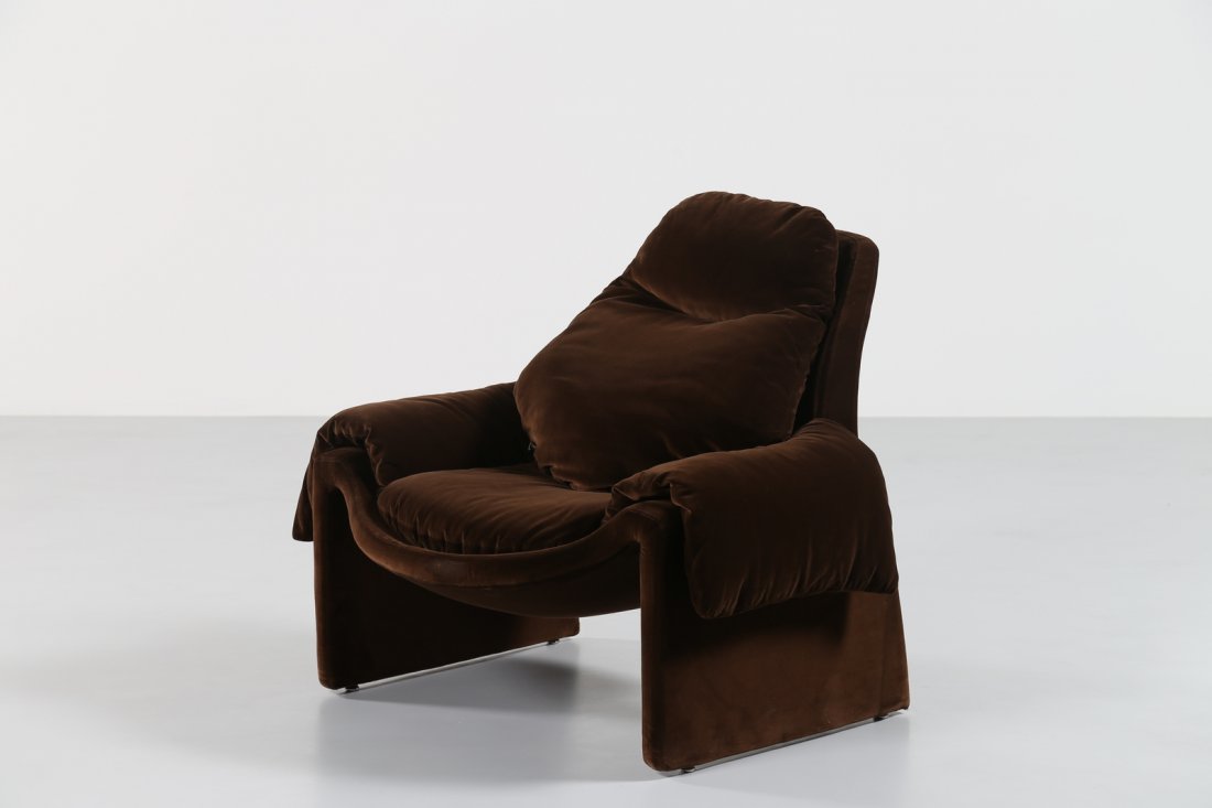 VITTORIO INTROINI Poltrona in velluto, mod. P60, per (1 of 1)