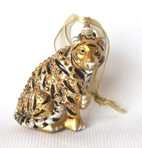 Jay Strongwater Crystal Ornament- Cheetah Sitting : Jay Strongwater Cheetah Sitting on Ornament. 2003. Colors include black, gold, silver and brown crystal. Measures approximately 4 x 2 x 2.