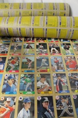 Complete 1987 topps baseball cards uncut 792 Cards: The Topps baseball card set was released in 1987. The set consisted of 792 baseball cards and each card from the 1987 Topps baseball card set is listed below. Note: Baseball cards which featured a pla