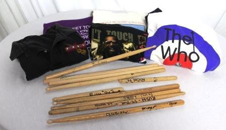 Lot Of Signed Band Drum Sticks And Band Crew Shirts: Lot of Signed Band Drum Sticks and Band Crew Shirts including 9 Drumsticks used by the bands: Molly Hatchet, Rush(x 2), Steve Ray Vaughn, Stealy Dan, Jackson Brown, Bill Gibson and Alex Van Halen. 7 C