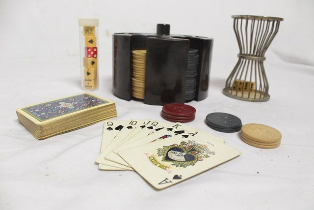 Casino Lot: Dice, Cards & Vintage Chuck-a-Luck Games: Casino Lot: Dice, Cards & Vintage Chuck-a-Luck Games