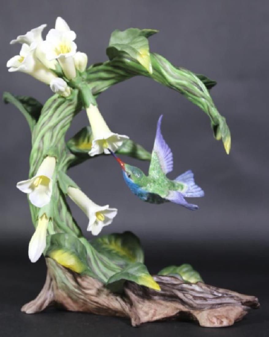 BOEHM HUMMINGBIRD PORCELAIN SCULPTURE: BOEHM HUMMINGBIRD PORCELAIN SCULPTURE